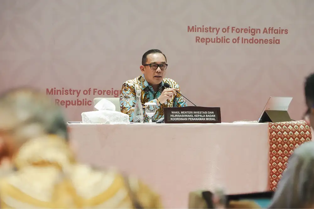 Wakil Menteri Investasi dan Hilirisasi/Wakil Kepala BKPM memberikan materi dalam Pembekalan Calon Duta Besar Republik Indonesia di Jakarta, pada Rabu (12/2).